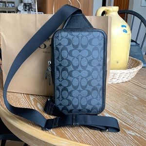 Coach Sullivan Pack Signature in Charcoal/Black